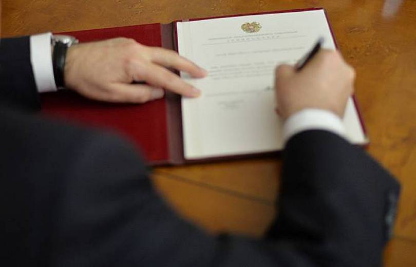 ՀՀ նախագահը Վանեցյանին ԱԱԾ տնօրենի պաշտոնից ազատելու հրամանագիր է ստորագրել